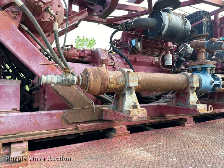 image for item OM9478 1993 Ford 8000 drilling rig truck