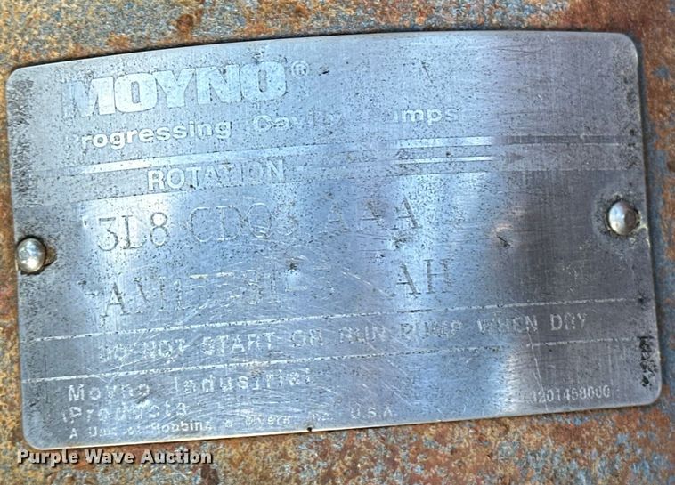 image for item OM9478 1993 Ford 8000 drilling rig truck