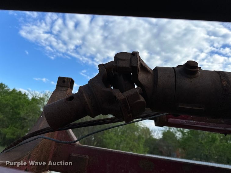 image for item OM9478 1993 Ford 8000 drilling rig truck