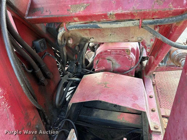 image for item OM9478 1993 Ford 8000 drilling rig truck