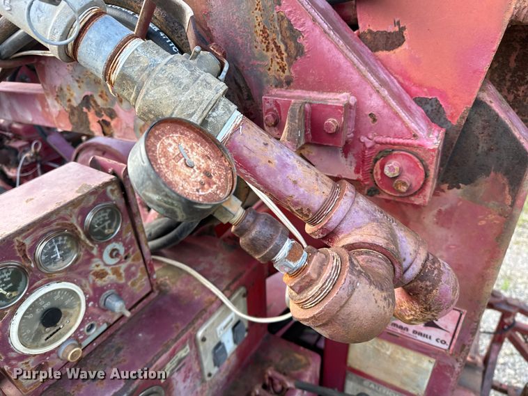 image for item OM9478 1993 Ford 8000 drilling rig truck