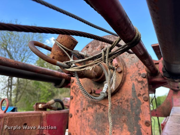 image for item OM9478 1993 Ford 8000 drilling rig truck