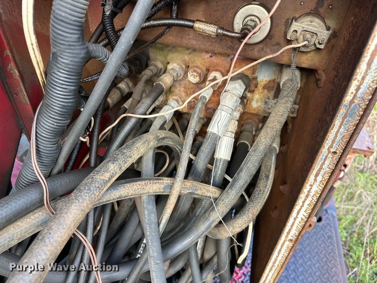 image for item OM9478 1993 Ford 8000 drilling rig truck