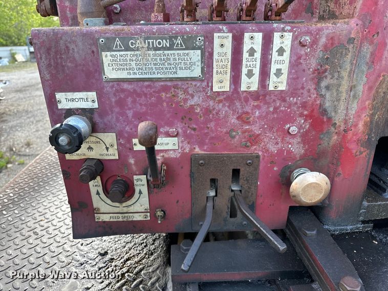 image for item OM9478 1993 Ford 8000 drilling rig truck