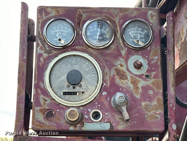 image for item OM9478 1993 Ford 8000 drilling rig truck