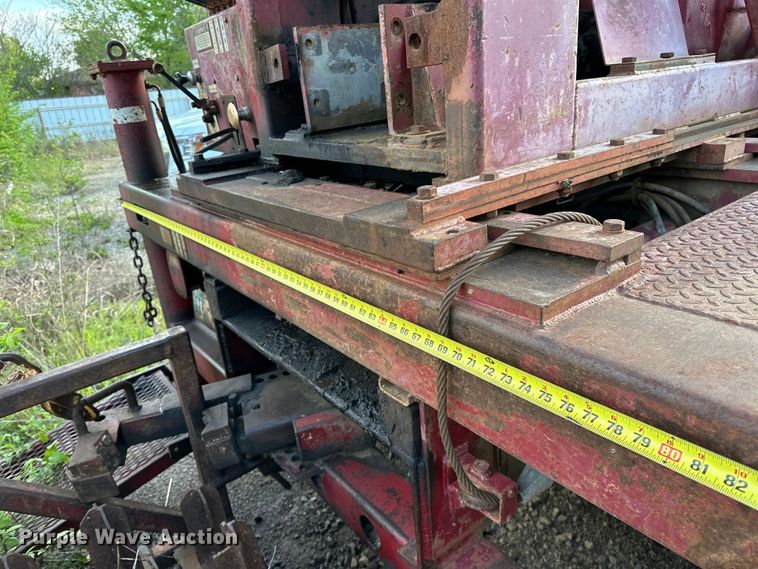 image for item OM9478 1993 Ford 8000 drilling rig truck