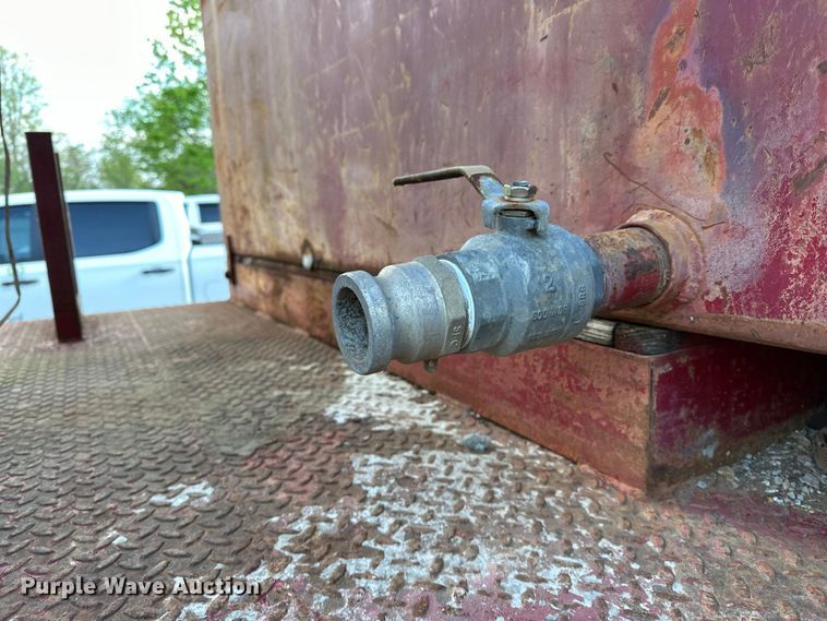 image for item OM9478 1993 Ford 8000 drilling rig truck