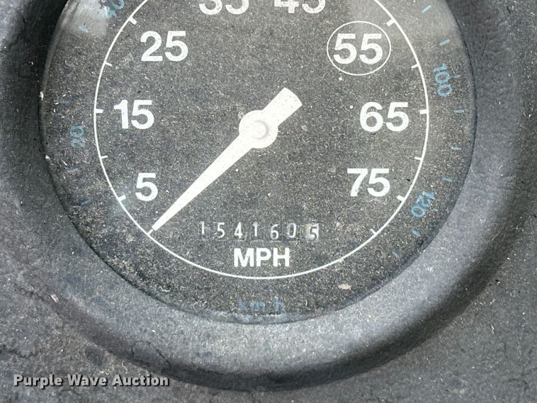 image for item OM9478 1993 Ford 8000 drilling rig truck