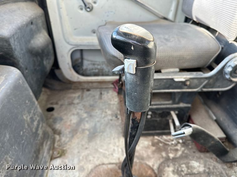 image for item OM9478 1993 Ford 8000 drilling rig truck