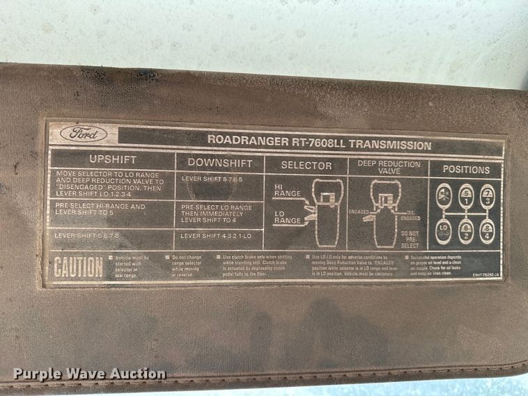 image for item OM9478 1993 Ford 8000 drilling rig truck