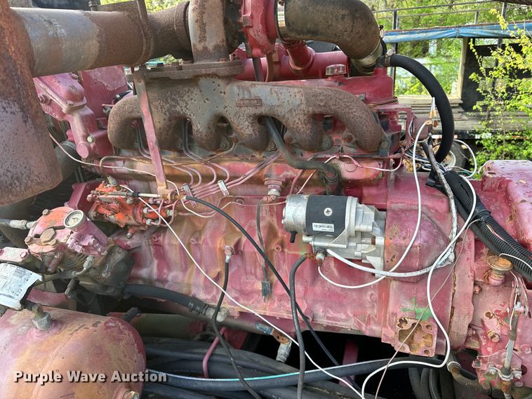 image for item OM9478 1993 Ford 8000 drilling rig truck