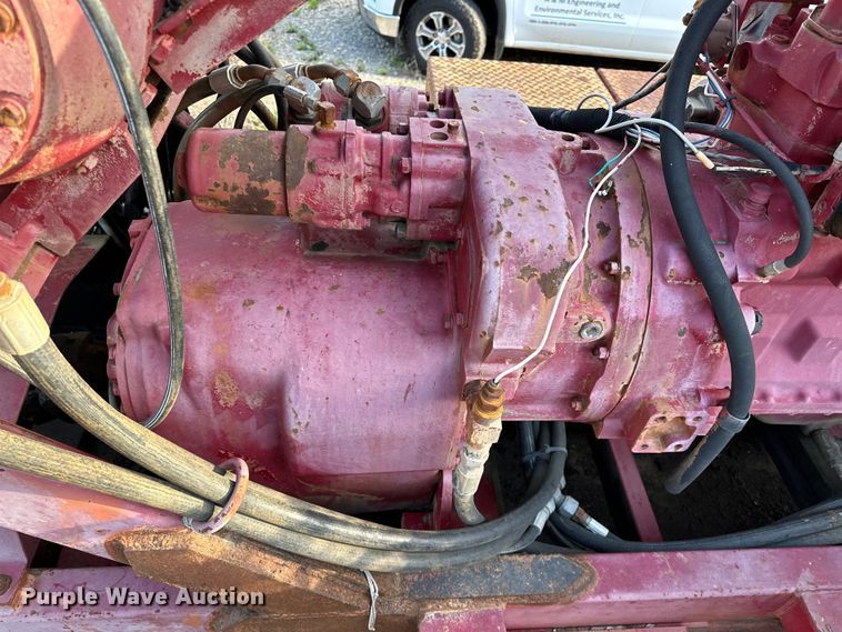 image for item OM9478 1993 Ford 8000 drilling rig truck