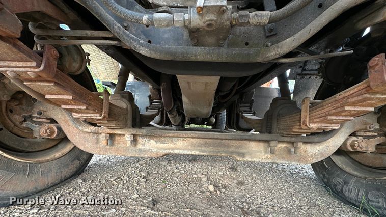 image for item OM9478 1993 Ford 8000 drilling rig truck