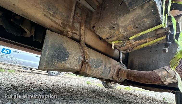 image for item OM9478 1993 Ford 8000 drilling rig truck