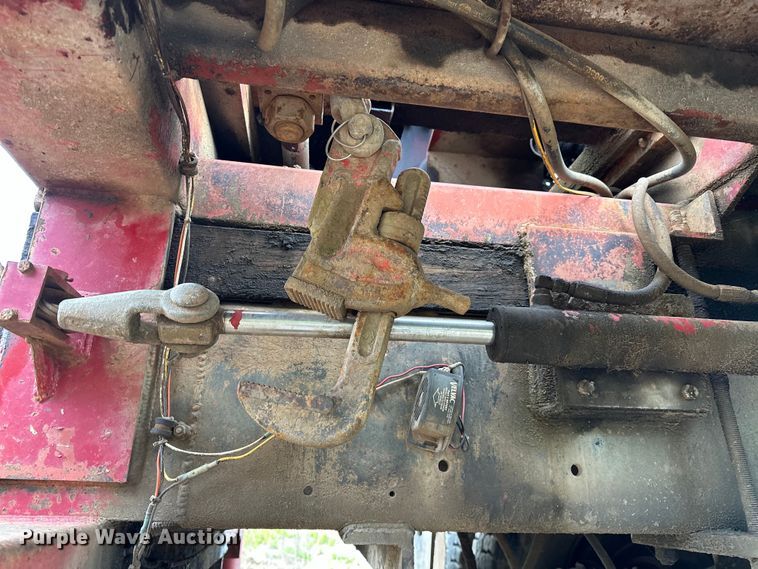 image for item OM9478 1993 Ford 8000 drilling rig truck