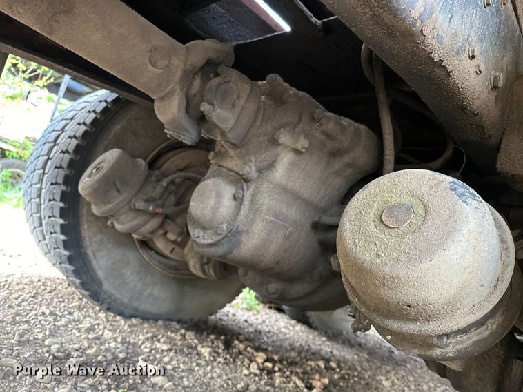 image for item OM9478 1993 Ford 8000 drilling rig truck