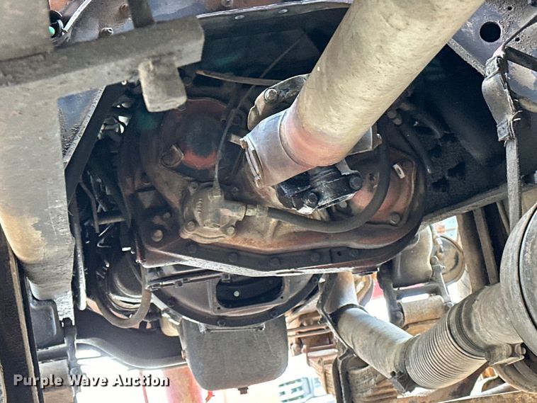 image for item OM9478 1993 Ford 8000 drilling rig truck