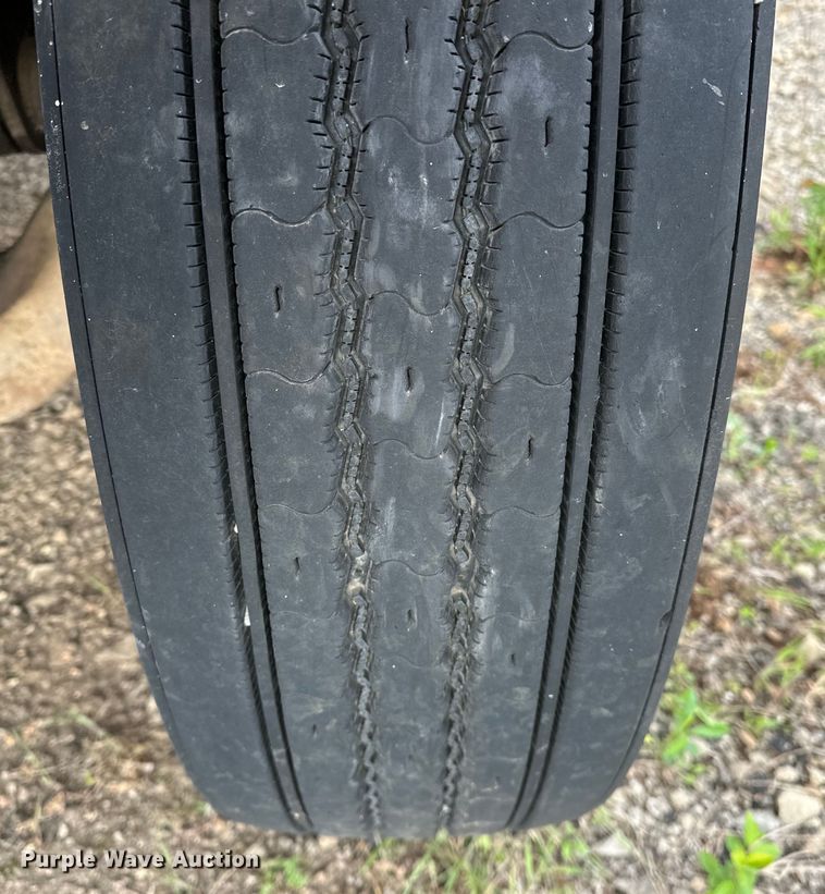 image for item OM9478 1993 Ford 8000 drilling rig truck