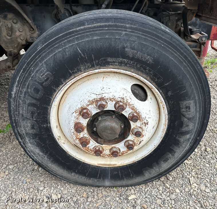 image for item OM9478 1993 Ford 8000 drilling rig truck