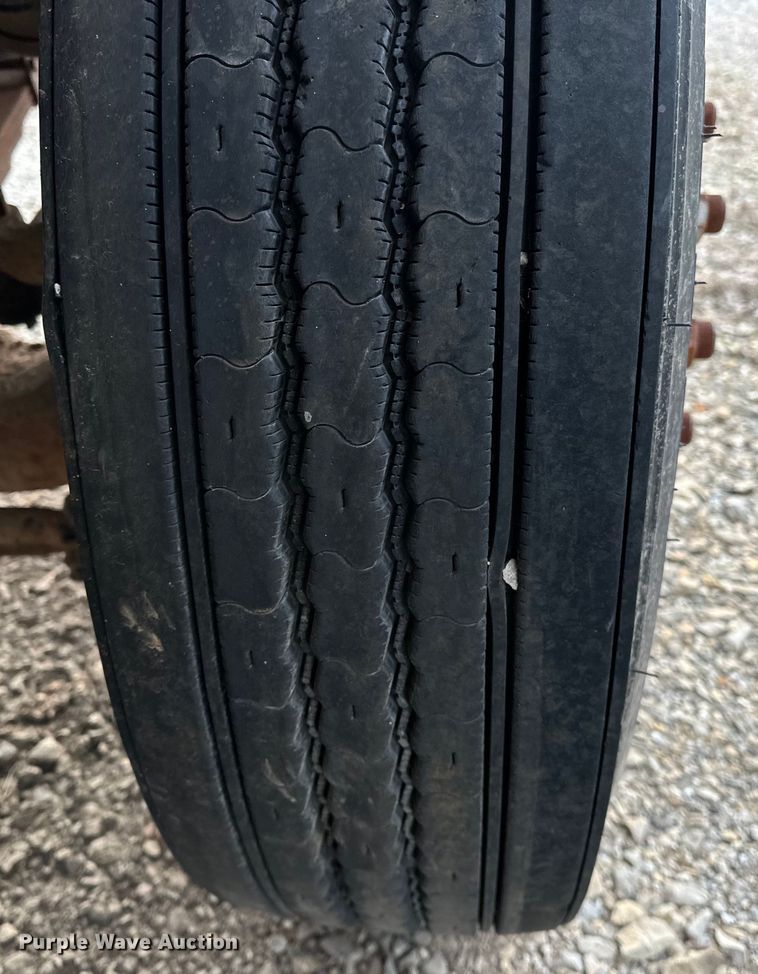 image for item OM9478 1993 Ford 8000 drilling rig truck