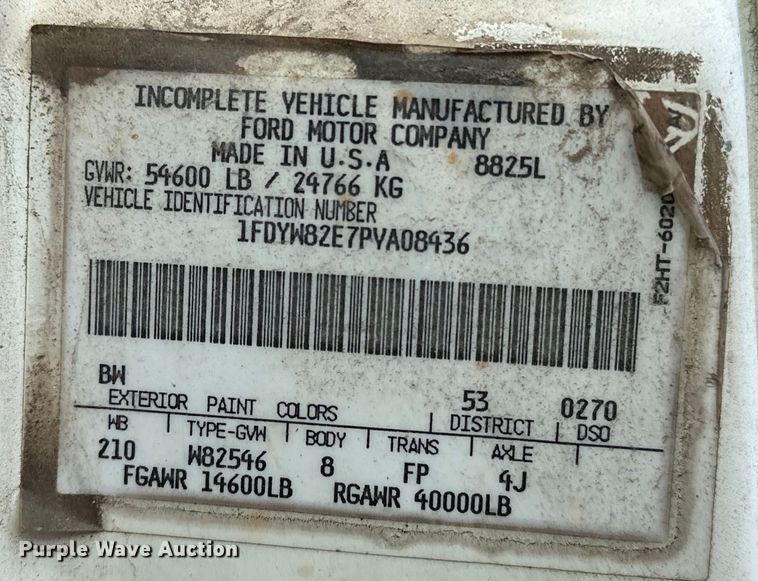 image for item OM9478 1993 Ford 8000 drilling rig truck