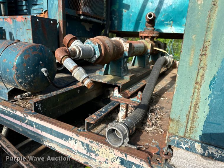 image for item OM9479 1996 International  4900  drilling rig truck