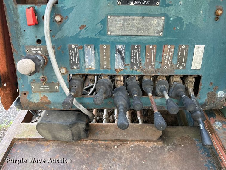 image for item OM9479 1996 International  4900  drilling rig truck