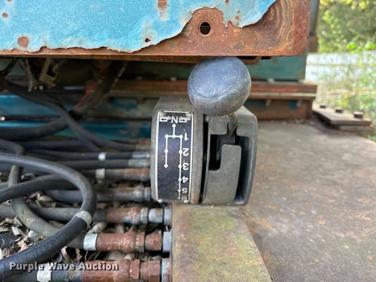 image for item OM9479 1996 International  4900  drilling rig truck