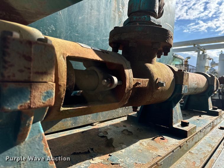 image for item OM9479 1996 International  4900  drilling rig truck