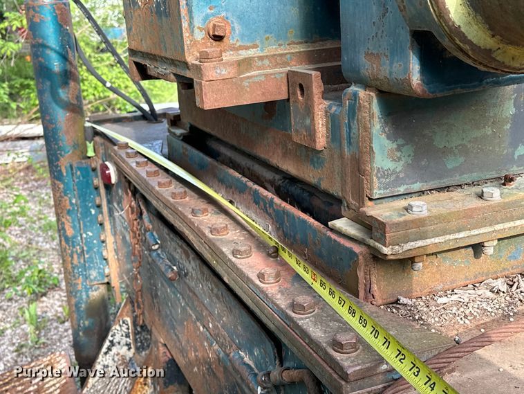 image for item OM9479 1996 International  4900  drilling rig truck