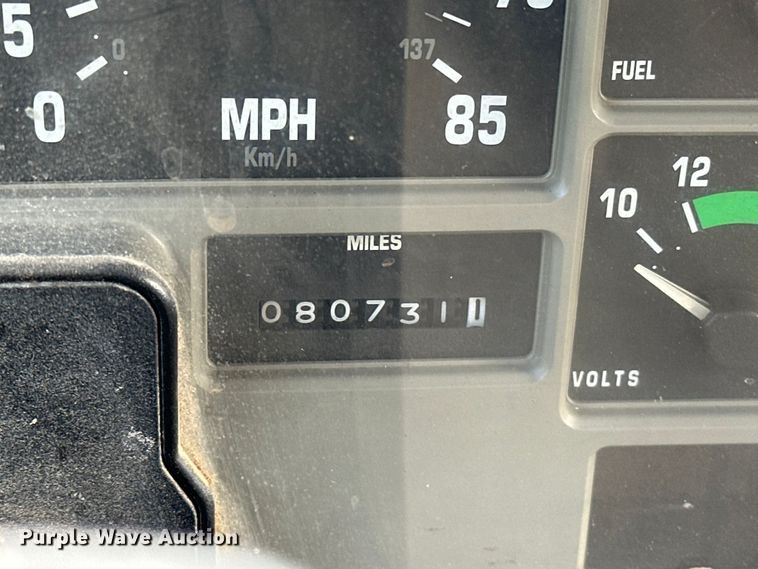 image for item OM9479 1996 International  4900  drilling rig truck