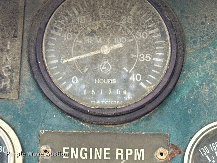 image for item OM9479 1996 International  4900  drilling rig truck