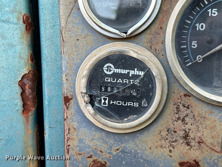 image for item OM9479 1996 International  4900  drilling rig truck