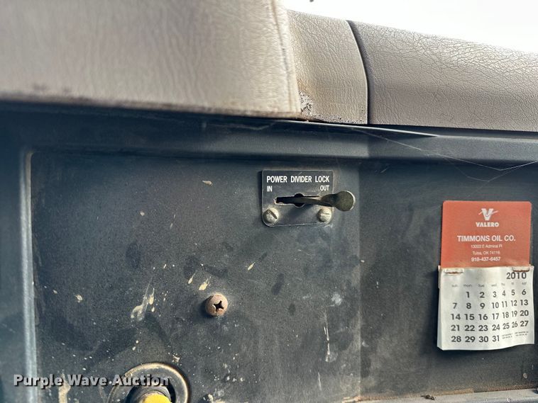 image for item OM9479 1996 International  4900  drilling rig truck