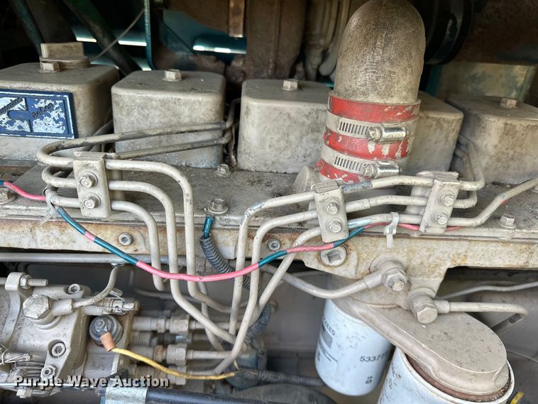 image for item OM9479 1996 International  4900  drilling rig truck