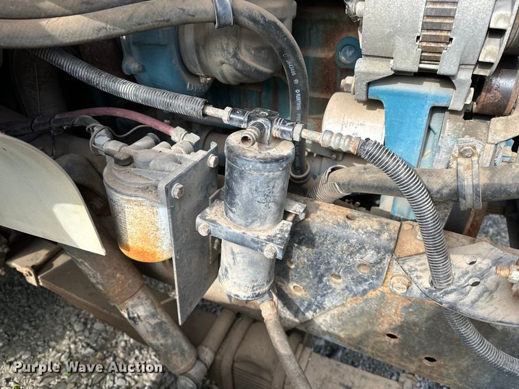 image for item OM9479 1996 International  4900  drilling rig truck