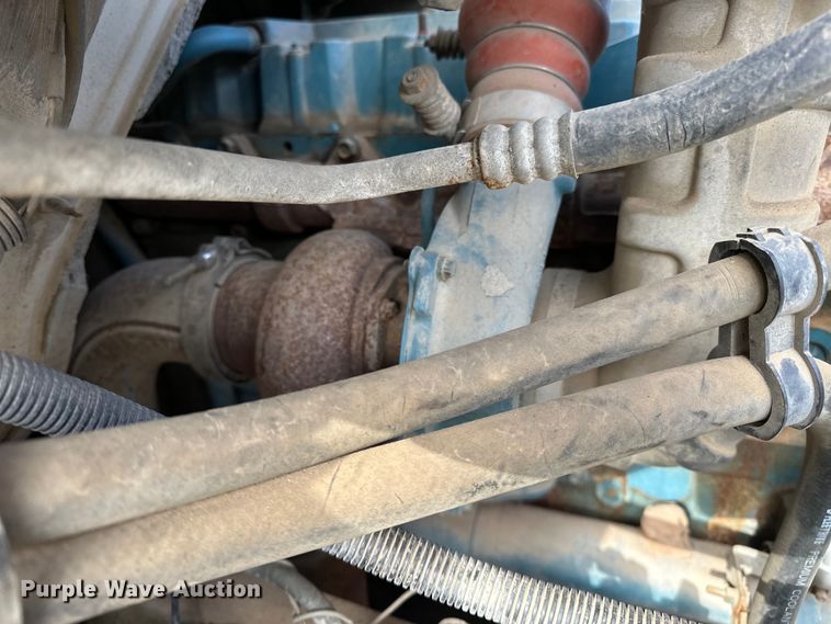 image for item OM9479 1996 International  4900  drilling rig truck