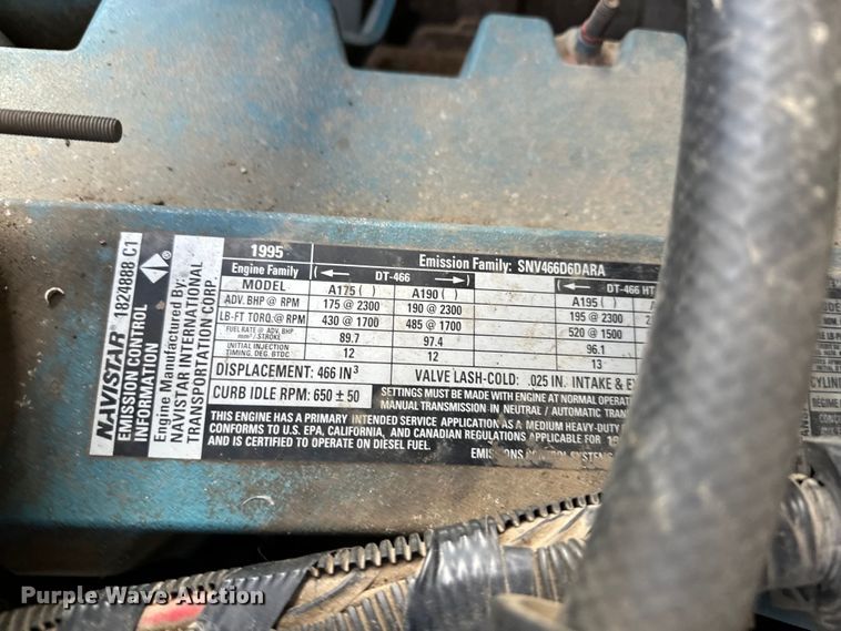 image for item OM9479 1996 International  4900  drilling rig truck