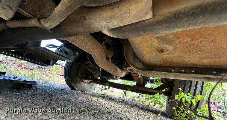 image for item OM9479 1996 International  4900  drilling rig truck