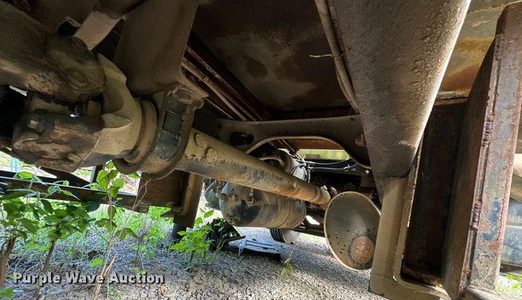 image for item OM9479 1996 International  4900  drilling rig truck