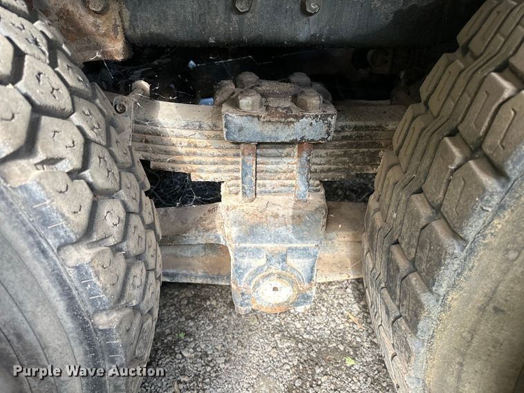 image for item OM9479 1996 International  4900  drilling rig truck