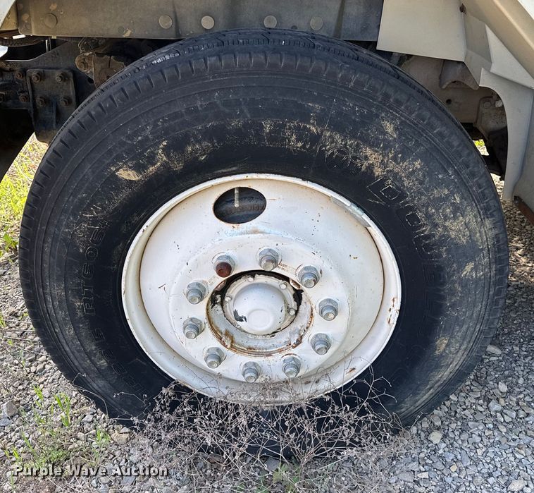 image for item OM9479 1996 International  4900  drilling rig truck