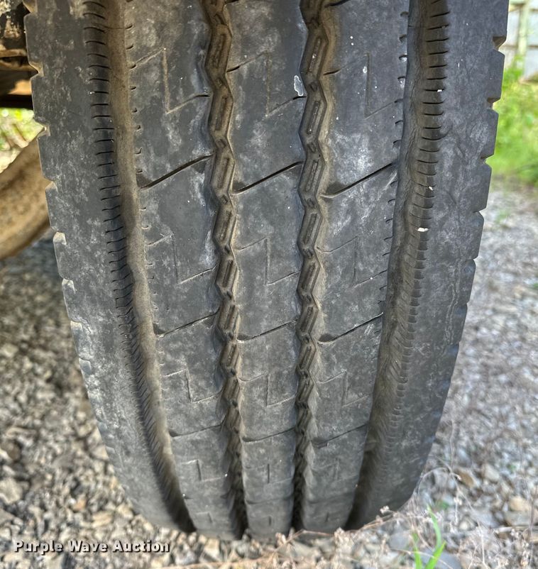 image for item OM9479 1996 International  4900  drilling rig truck