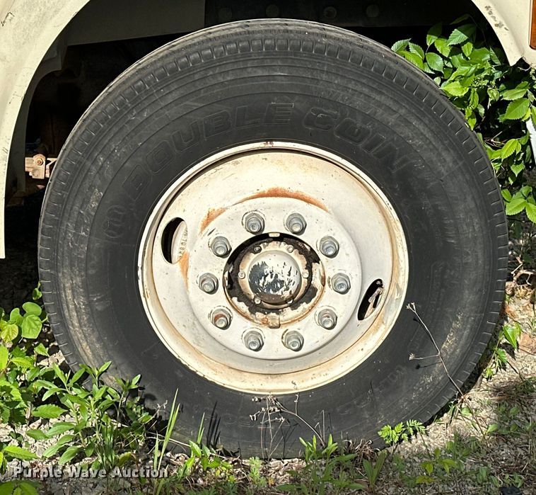 image for item OM9479 1996 International  4900  drilling rig truck