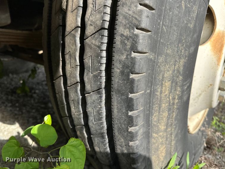 image for item OM9479 1996 International  4900  drilling rig truck