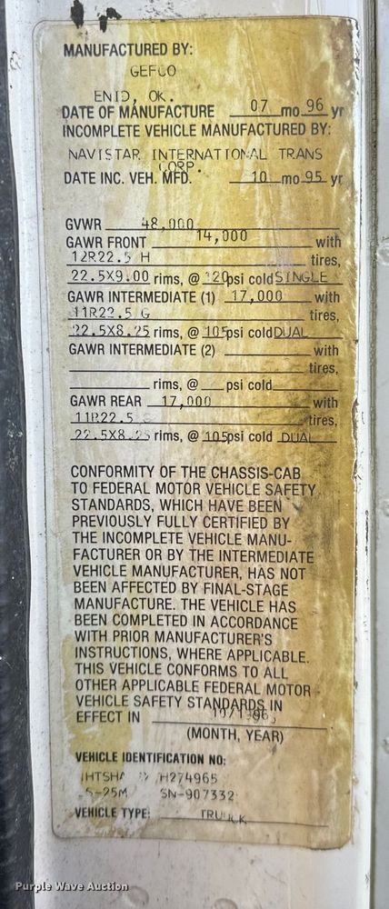 image for item OM9479 1996 International  4900  drilling rig truck