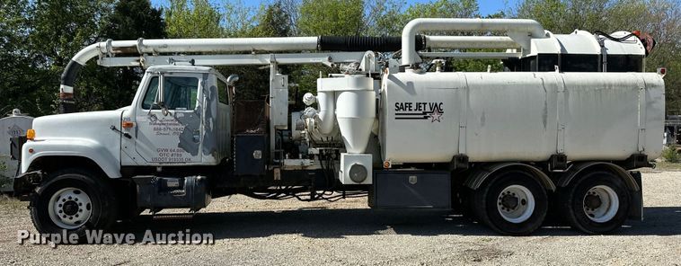 image for item OM9480 1999 International  2554  sewer jetter truck