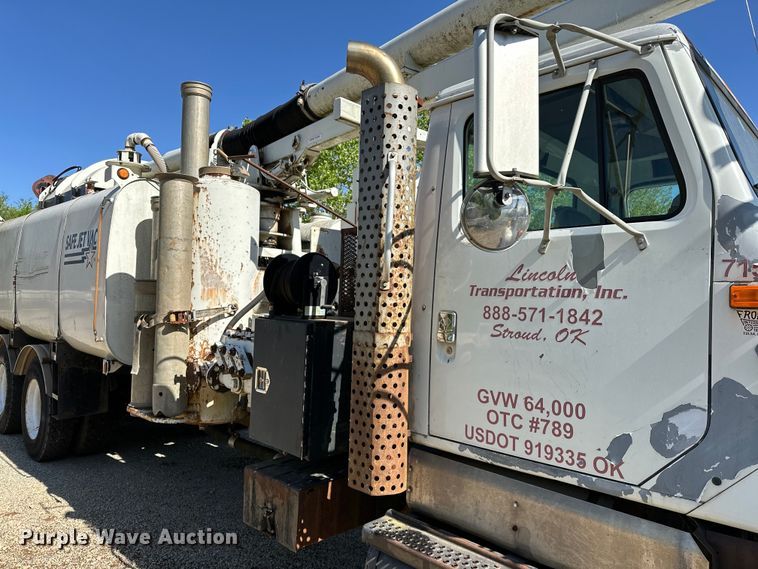 image for item OM9480 1999 International  2554  sewer jetter truck