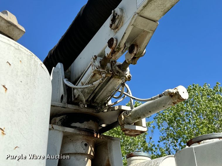 image for item OM9480 1999 International  2554  sewer jetter truck