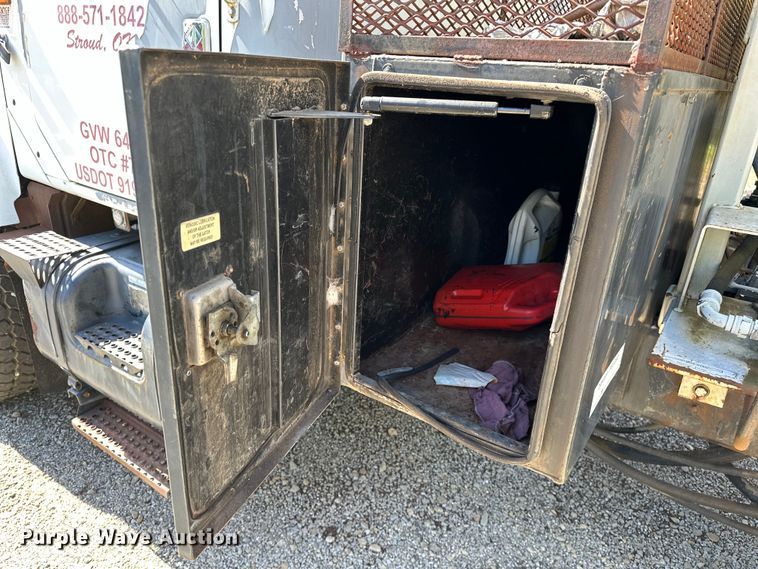 image for item OM9480 1999 International  2554  sewer jetter truck